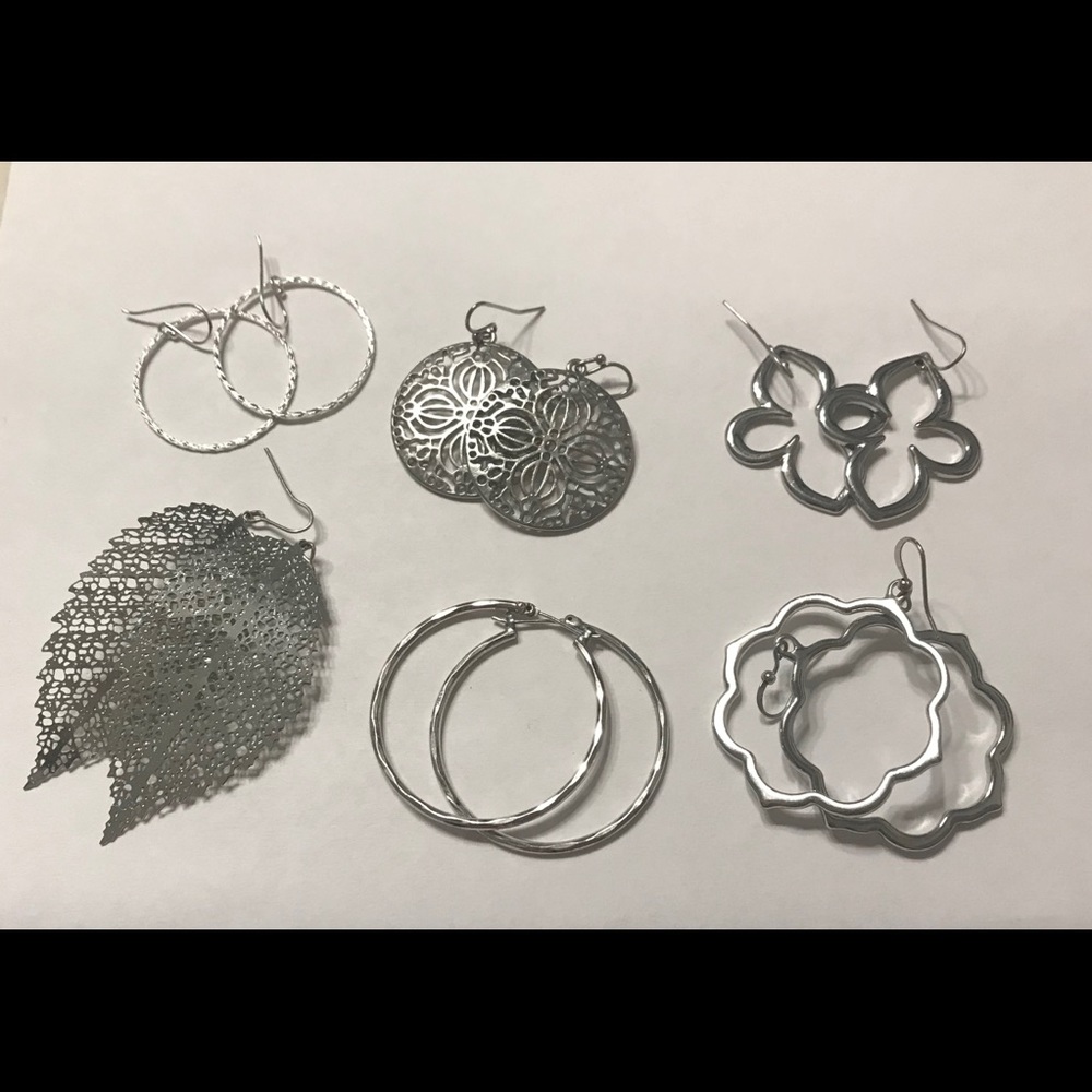 Set of silver plated dangle earrings
